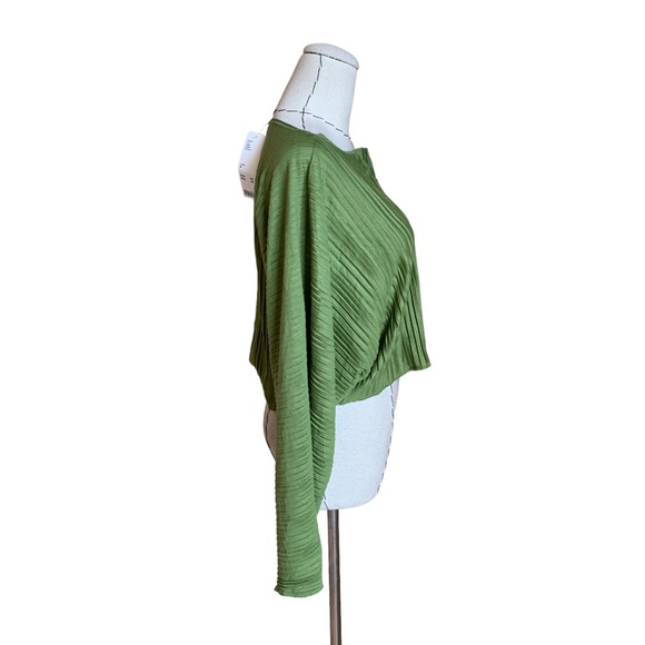 NWT UO Urban Outfitters Pleated Lime Green Cropped Flowy Boxy Top Blouse M - Picture 3 of 6